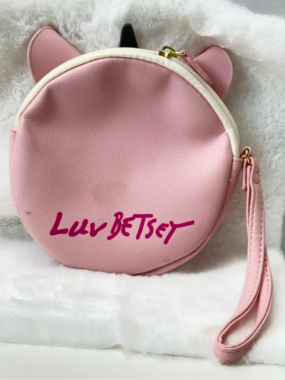 Luv Betsey by Betsey Johnson pink unicorn wristlet purse